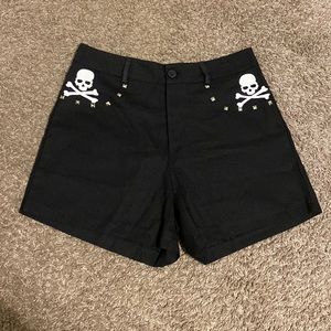 ROMWE Grunge Punk Kpop Skull Print Studded Shorts